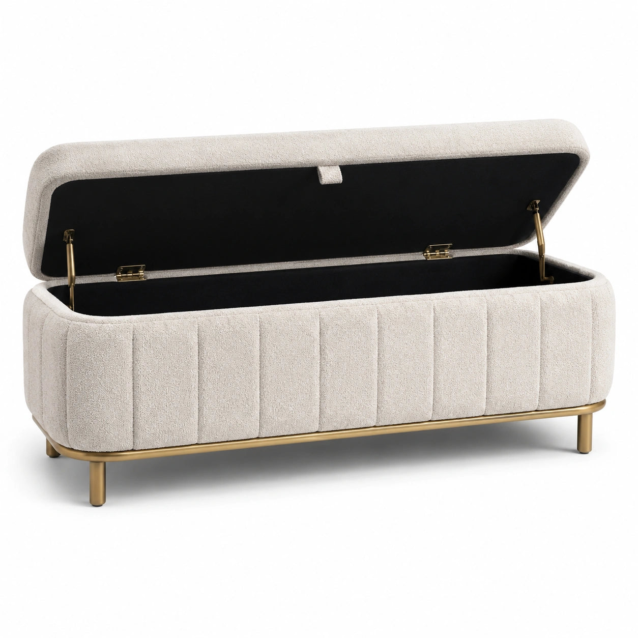 Banco de tela beige con estructura de metal dorada y almacenamiento